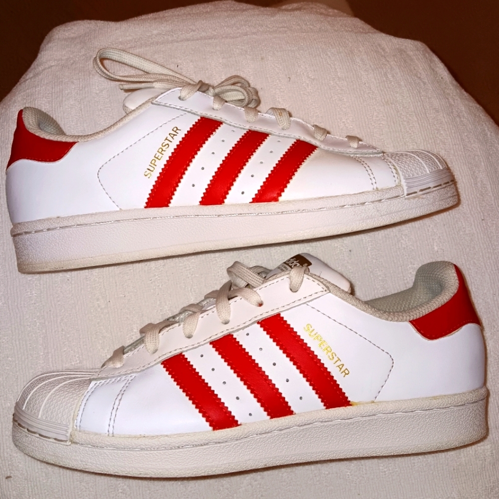 Men's White and Red Adidas Shell Toes (Size 5.5)